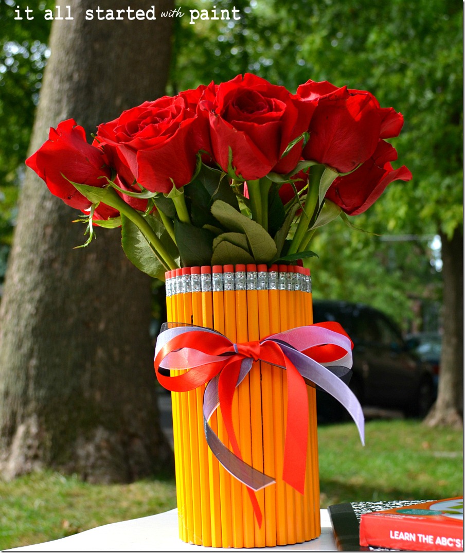 pencil-vase-made-with-number-two-pencils