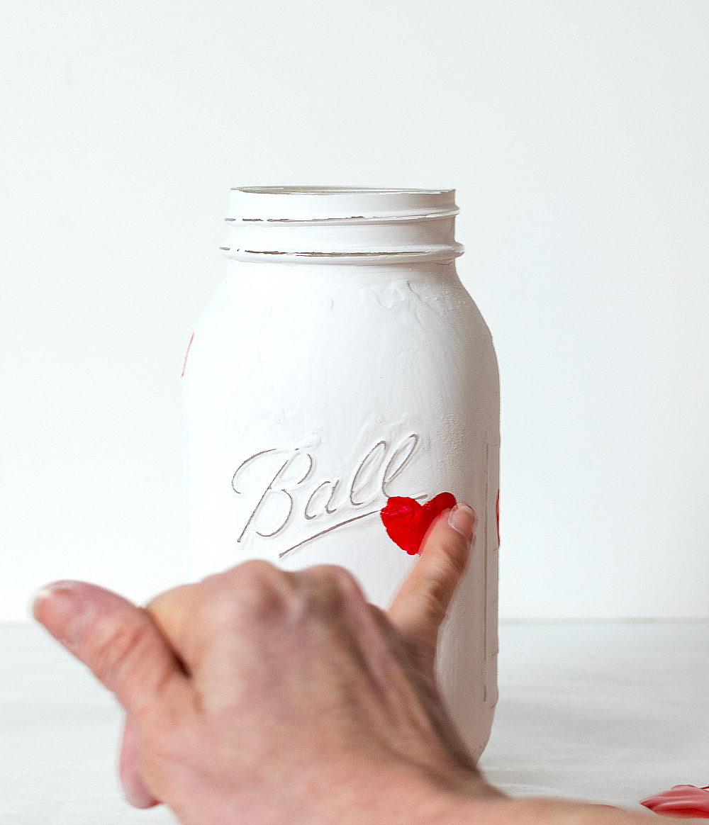 http://www.itallstartedwithpaint.com/wp-content/uploads/2016/02/Valentine-Kid-Craft-Idea-Thumbprint-Heart-Mason-Jar-Vases-5-of-16.jpg