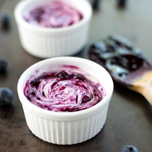 Weight Watchers Greek Yogurt with Blueberry Sauce - Weight Watchers Dessert Recipe Ideas