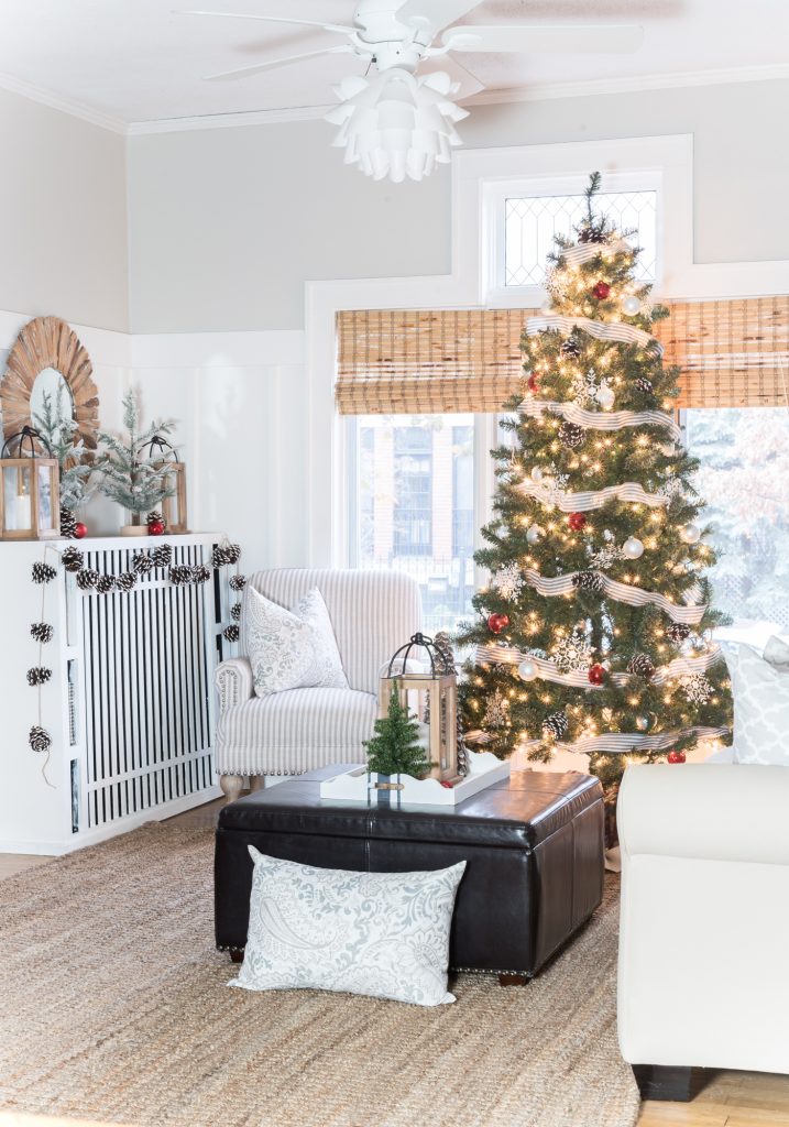 Christmas Home Tour: Living Room - It All Started With Paint