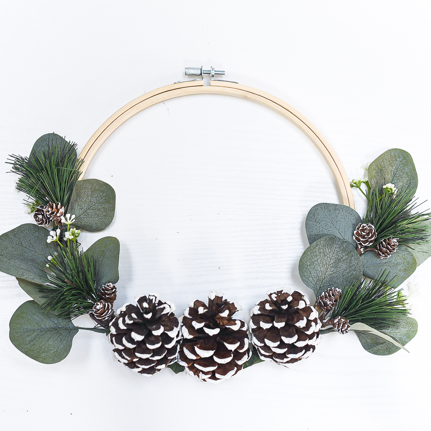 Embroidery Hoop Winter Wreath - It All Started With Paint