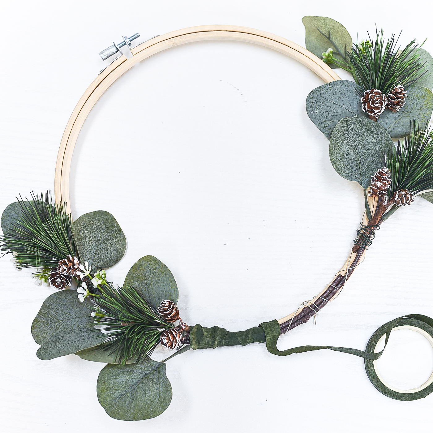 Embroidery Hoop Winter Wreath - It All Started With Paint